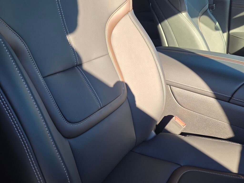 New 2026 Nissan Armada SL w/ Captain's Chari Seat Package image 9