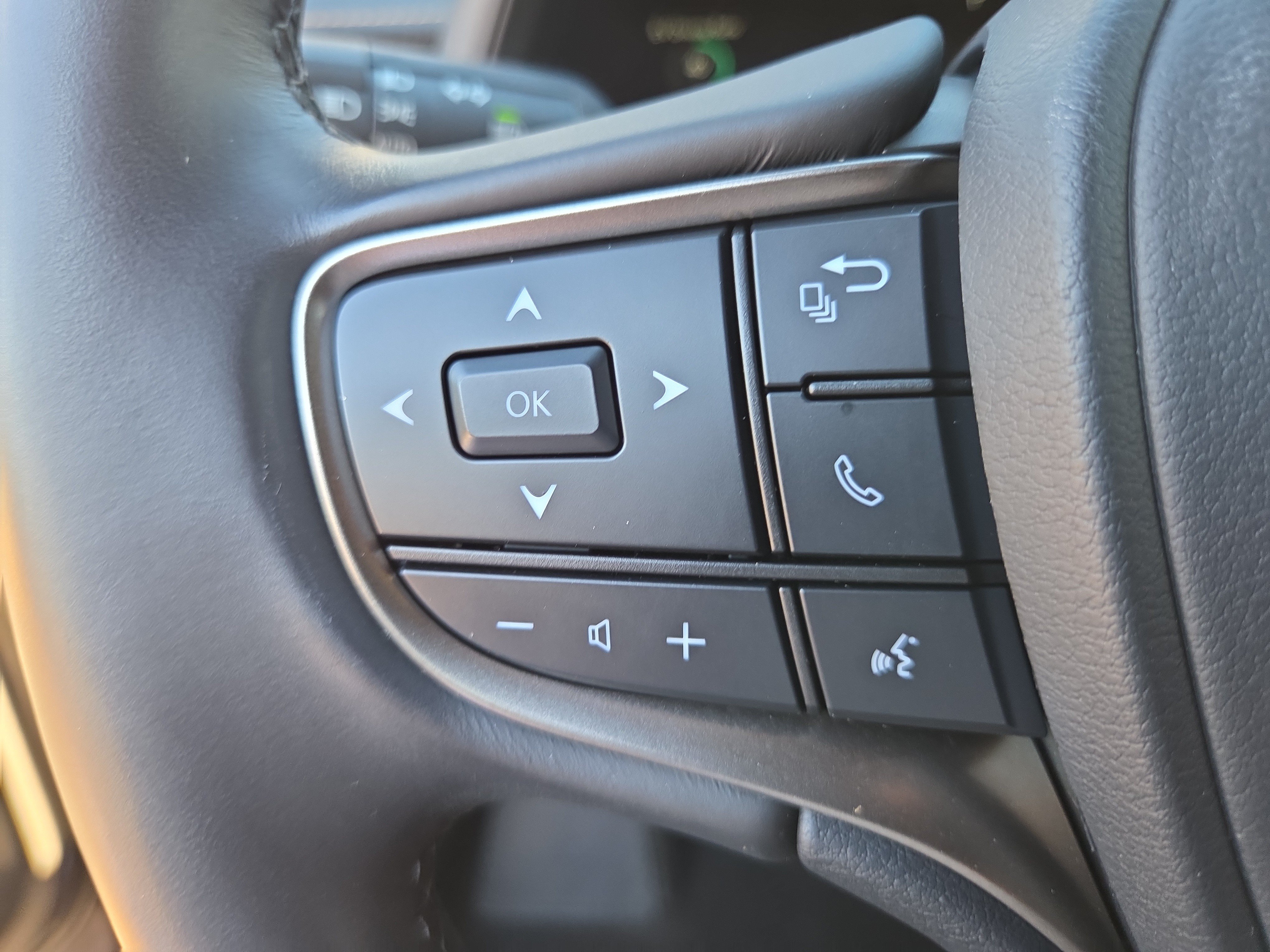 Certified 2025 Lexus UX 300h AWD w/ Cold Area Package image 31