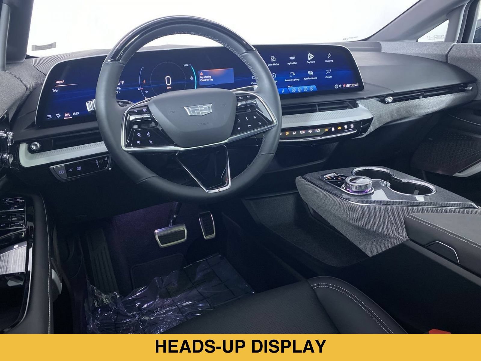 Certified 2025 Cadillac Optiq Luxury 2 AWD/4WD image 2