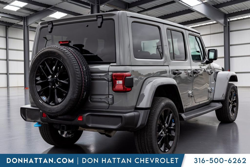 Used 2023 Jeep Wrangler Unlimited Sahara w/ Cold Weather Group AWD/4WD image 19