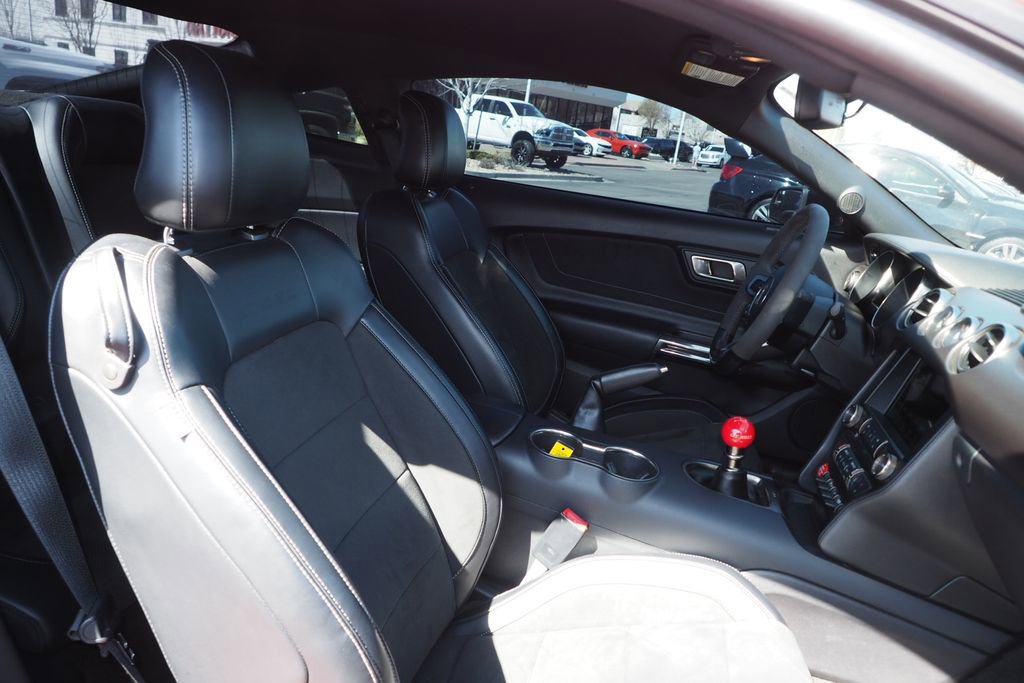 Used 2016 Ford Mustang Shelby GT350 w/ Technology Package RWD image 17
