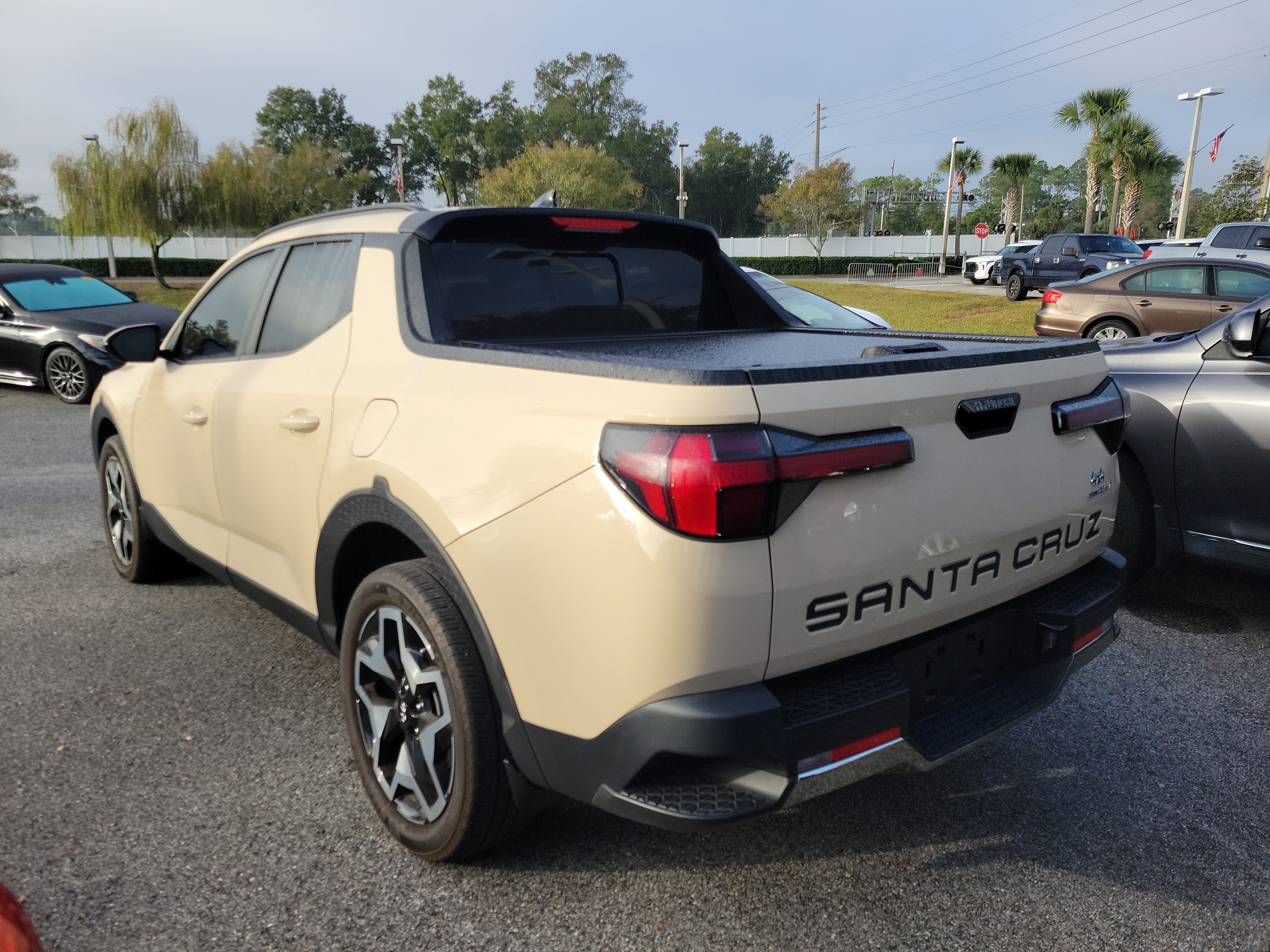 Used 2022 Hyundai Santa Cruz Limited w/ Cargo Package image 21