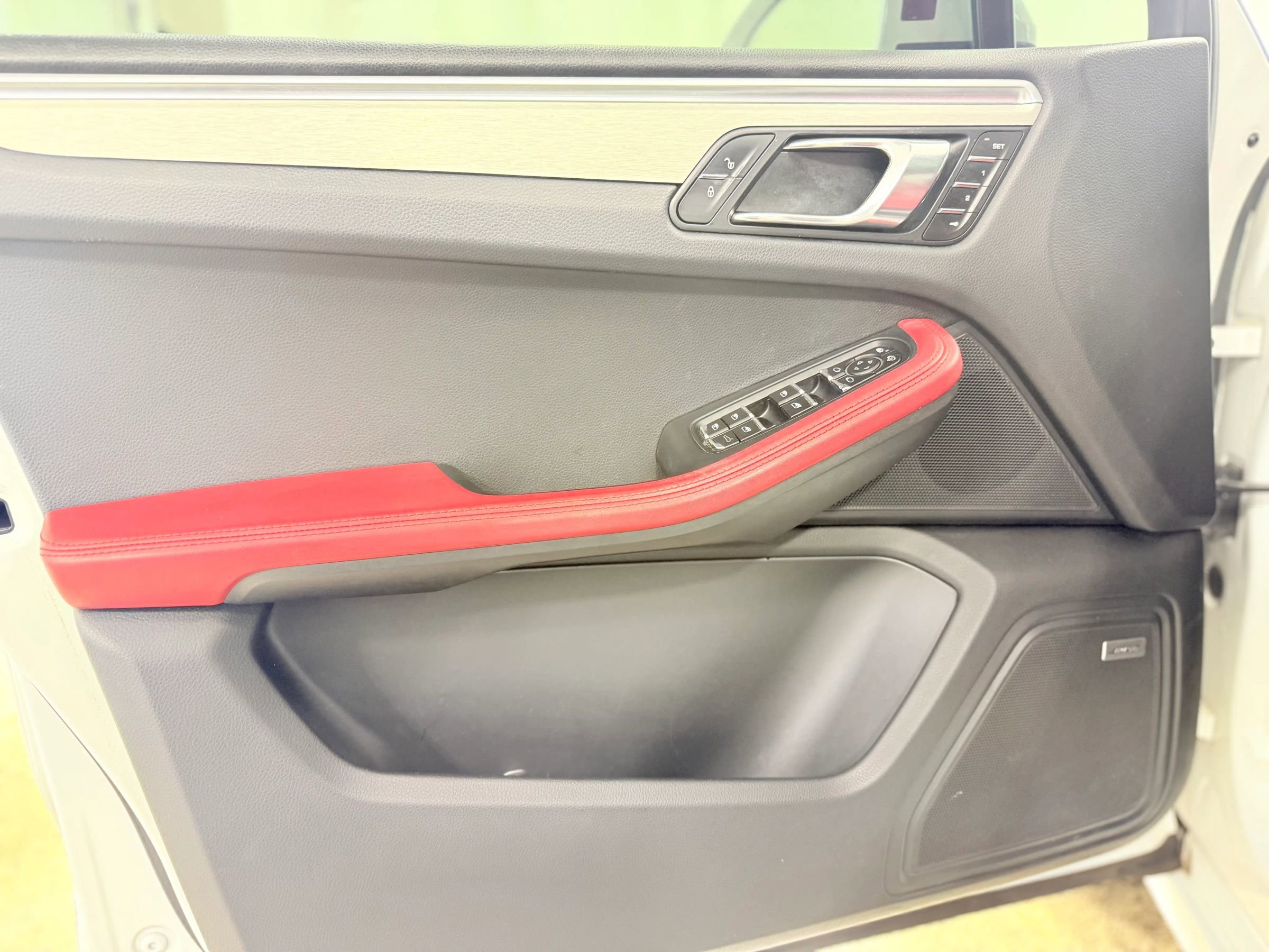 Used 2018 Porsche Macan GTS image 11