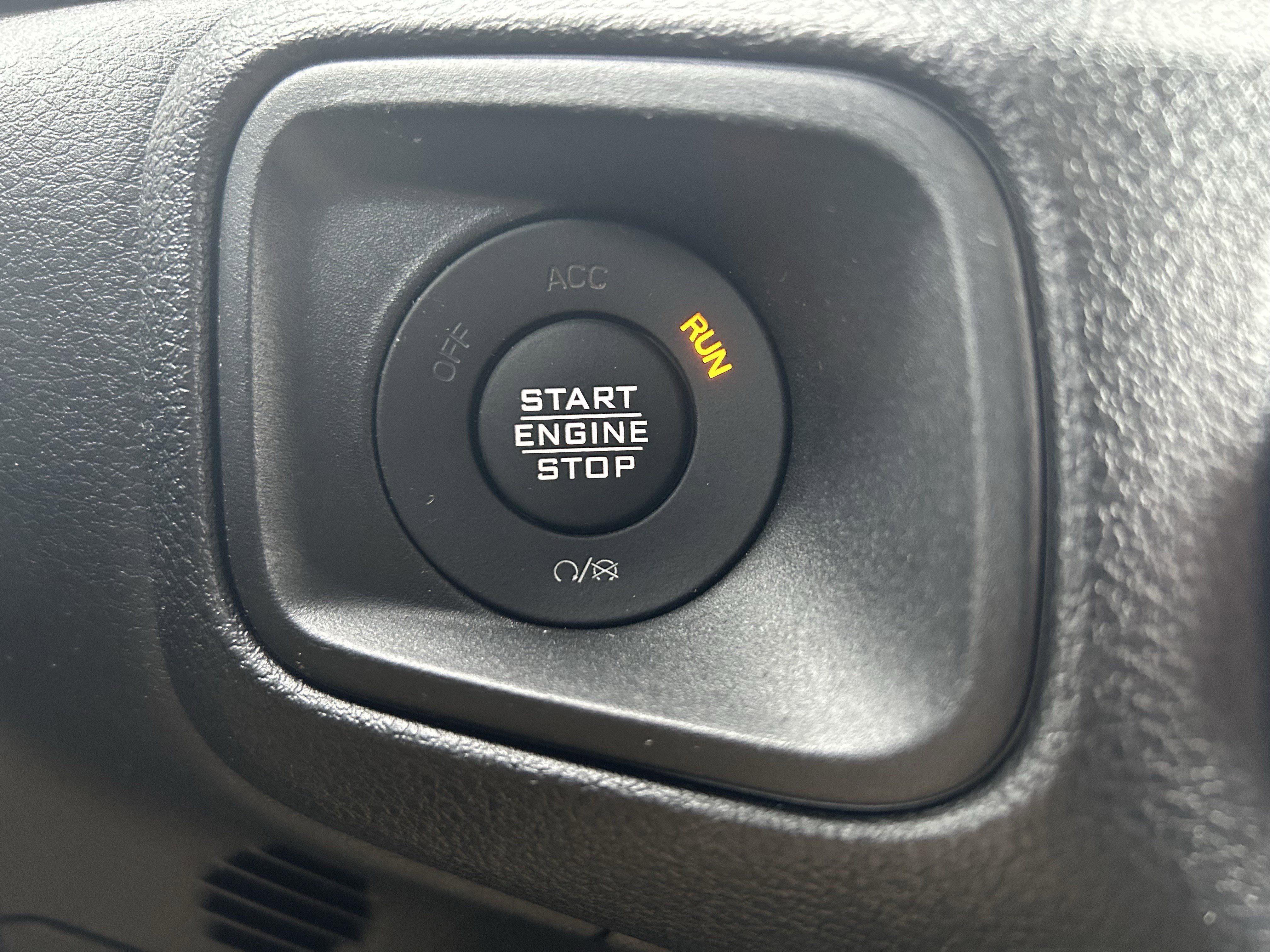 Used 2024 Jeep Gladiator Sport image 17