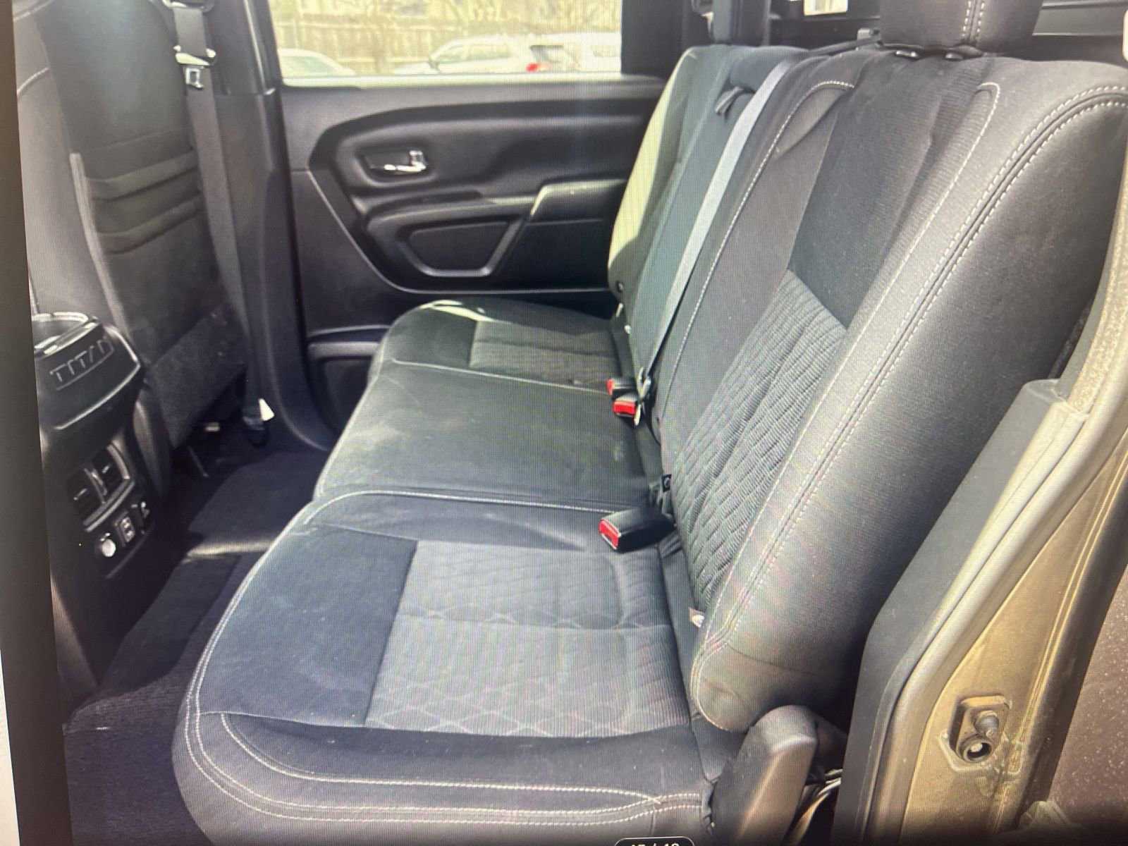 Used 2019 Nissan Titan SV w/ SV Convenience Package image 19