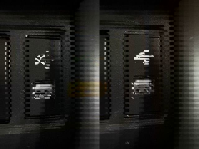 Used 2022 Toyota Corolla Cross LE image 17