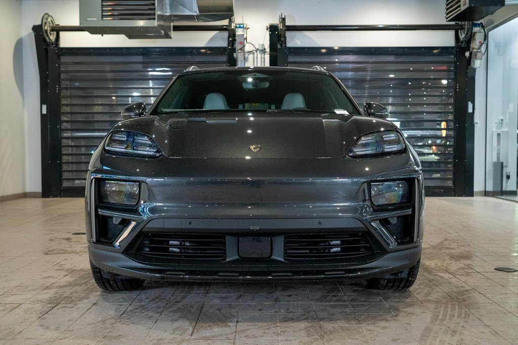 New 2025 Porsche Macan Turbo Electric image 6