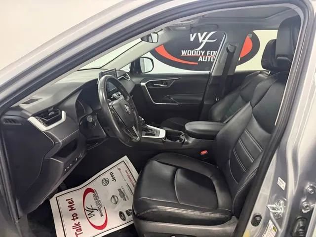 Used 2021 Toyota RAV4 XLE Premium image 11