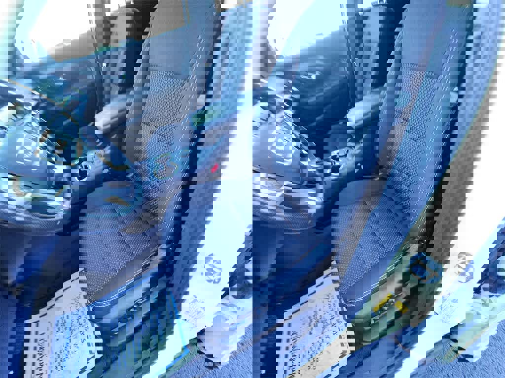 Certified 2024 GMC Terrain SLE w/ Driver Convenience Package image 12