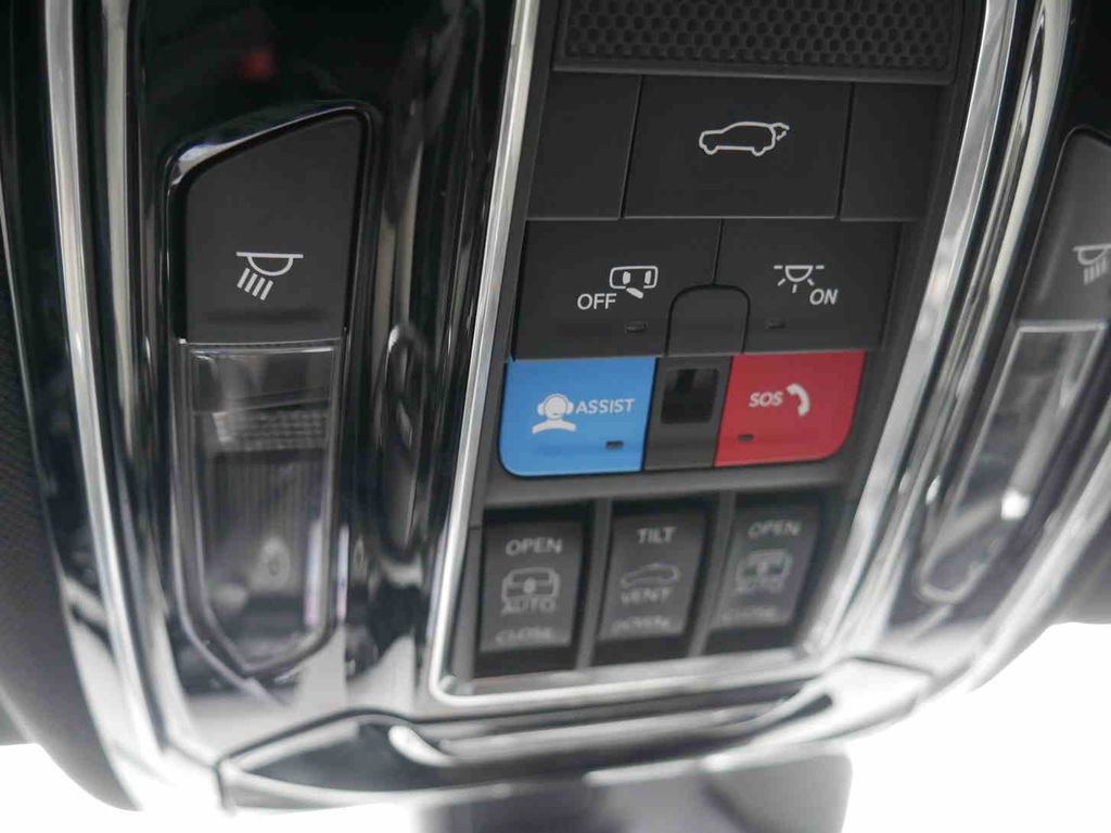 Used 2024 Jeep Grand Cherokee Overland image 34