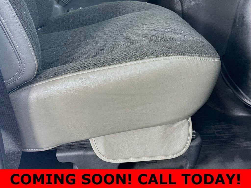 Used 2024 Chevrolet Express 2500 w/ Driver Convenience Package image 23
