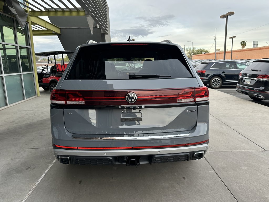 Used 2024 Volkswagen Atlas Peak Edition SE AWD/4WD image 14