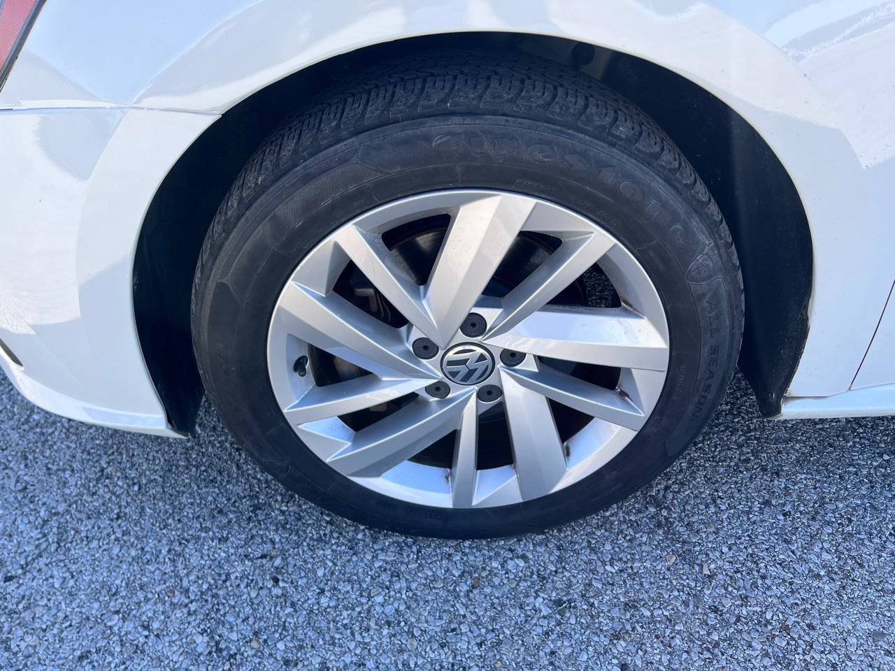 Used 2018 Volkswagen Passat 2.0T SE FWD image 9