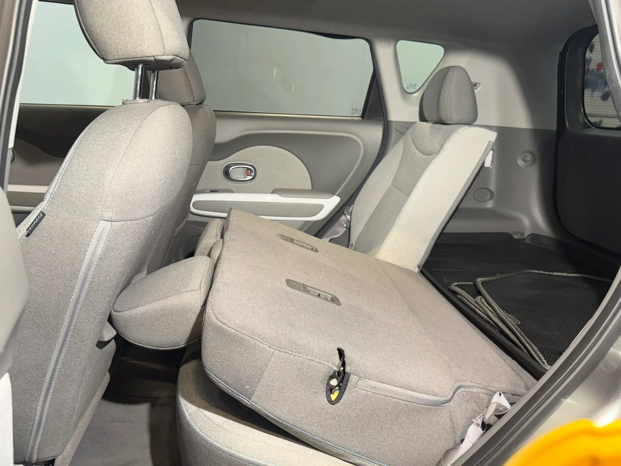 Used 2016 Kia Soul EV FWD image 24