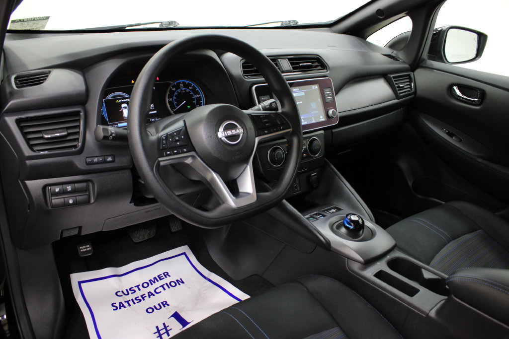 Used 2025 Nissan Leaf S FWD image 15