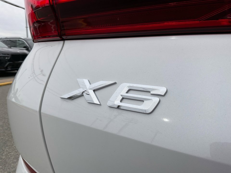 New 2026 BMW X6 xDrive40i image 14