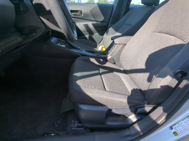 Used 2025 Toyota Corolla LE FWD image 10