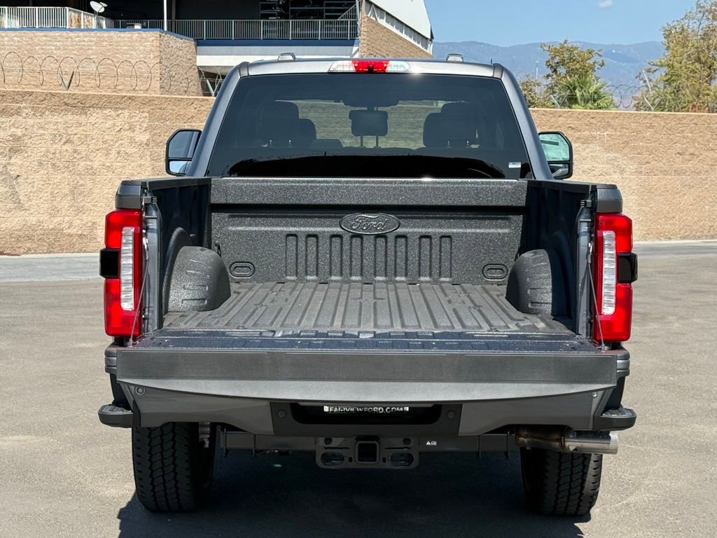 New 2026 Ford F250 4x4 Crew Cab Super Duty image 17