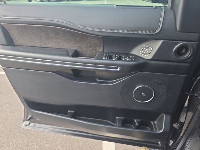 Used 2021 Ford Expedition Max Limited image 24