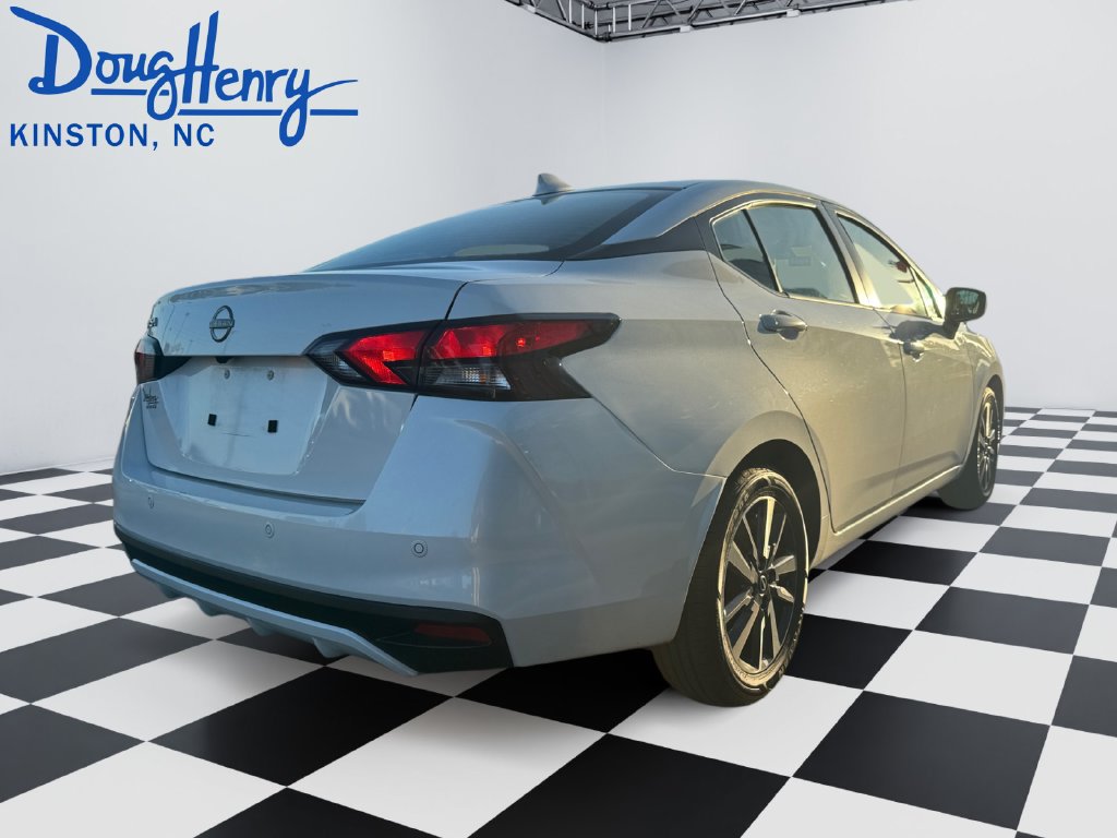 Used 2025 Nissan Versa SV FWD image 5
