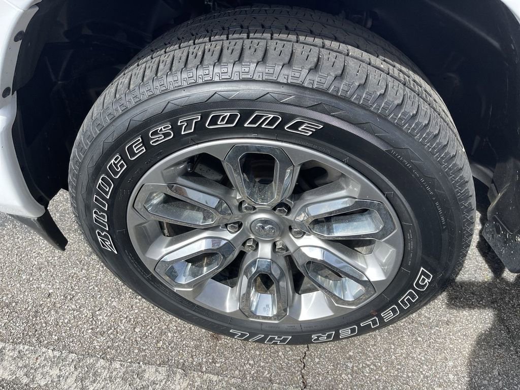 Used 2023 RAM 1500 Laramie AWD/4WD image 2