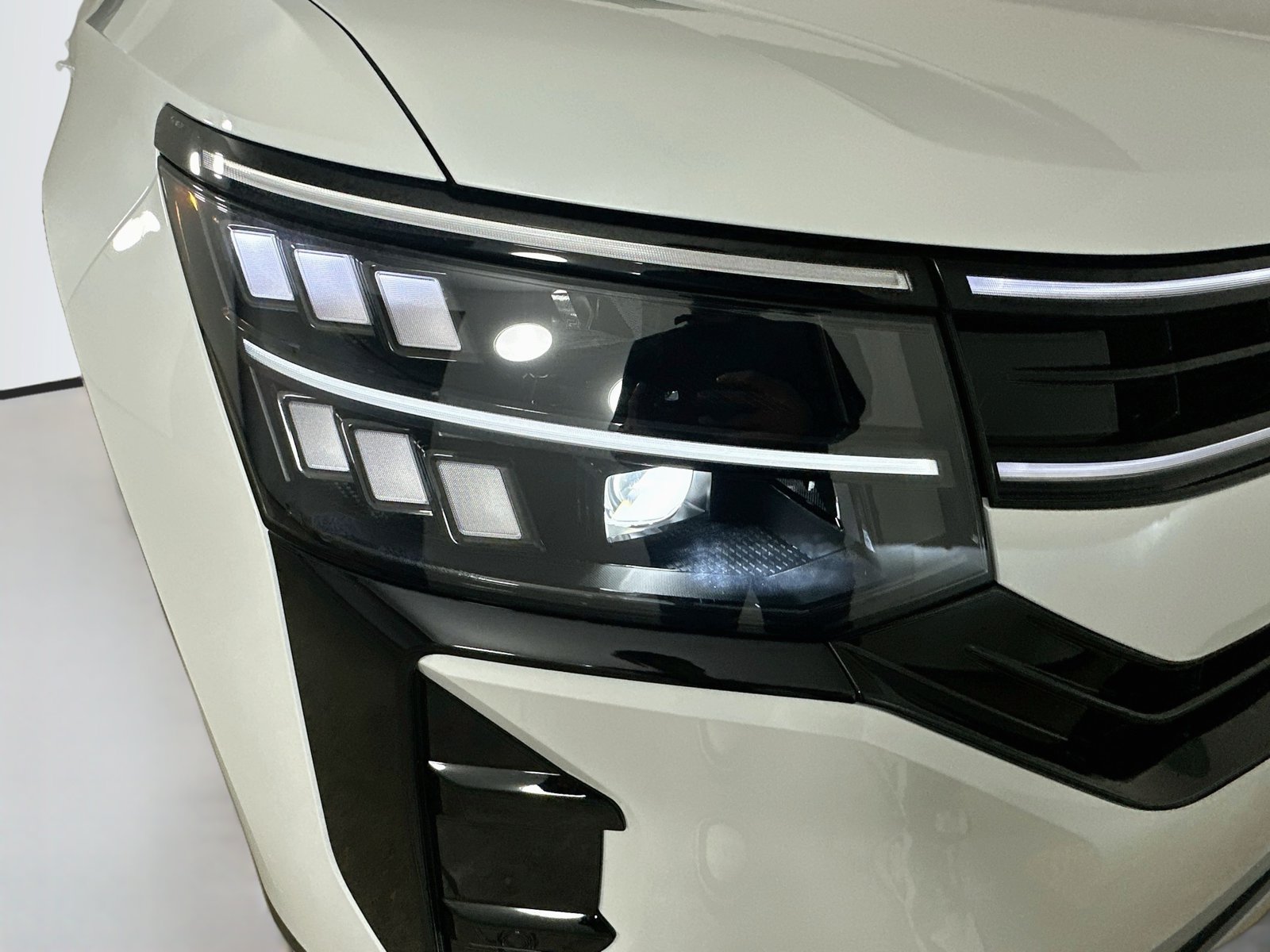 New 2027 Volkswagen Atlas SE AWD/4WD image 9