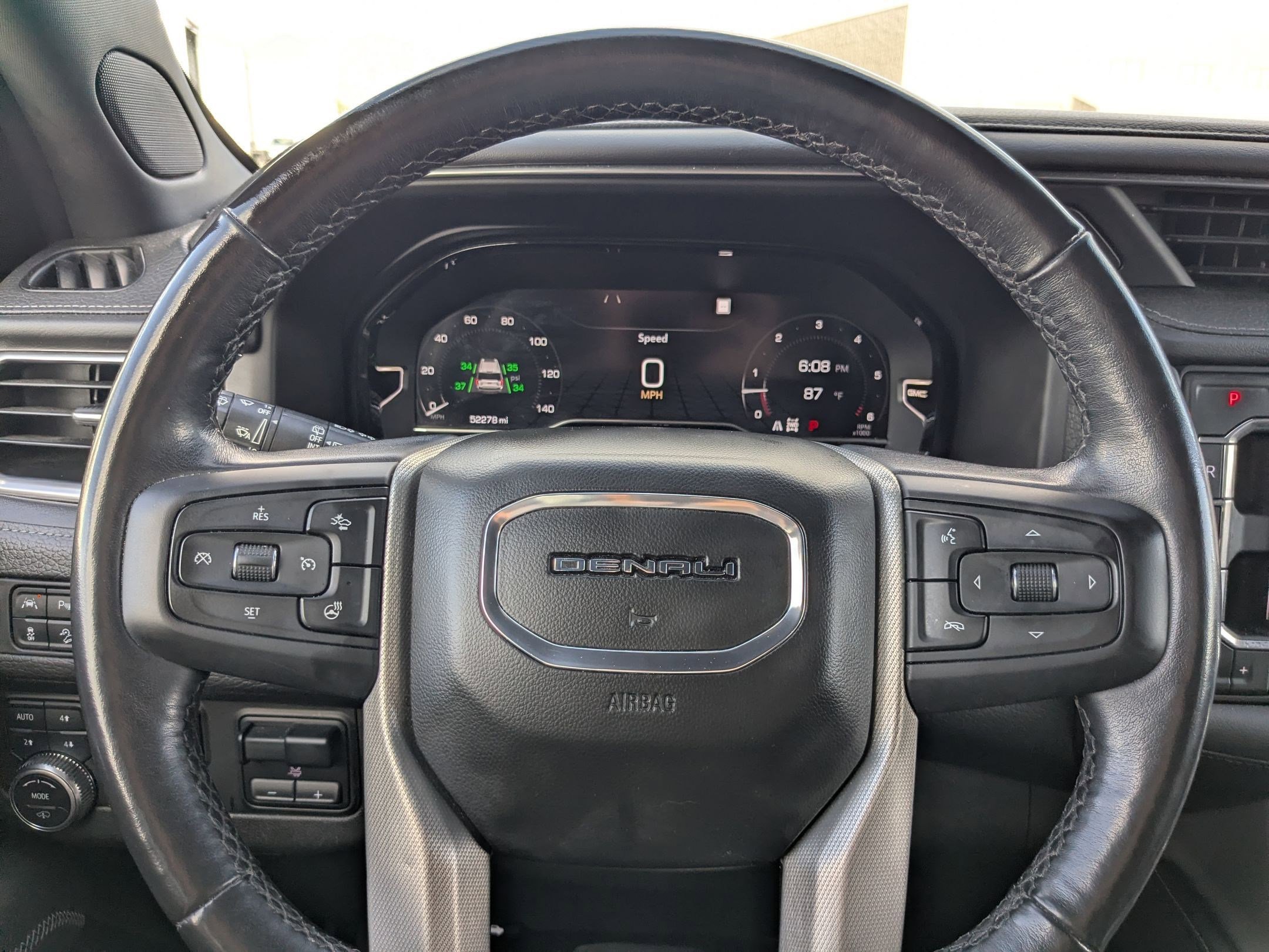 Used 2022 GMC Yukon XL Denali w/ Max Trailering Package AWD/4WD image 17