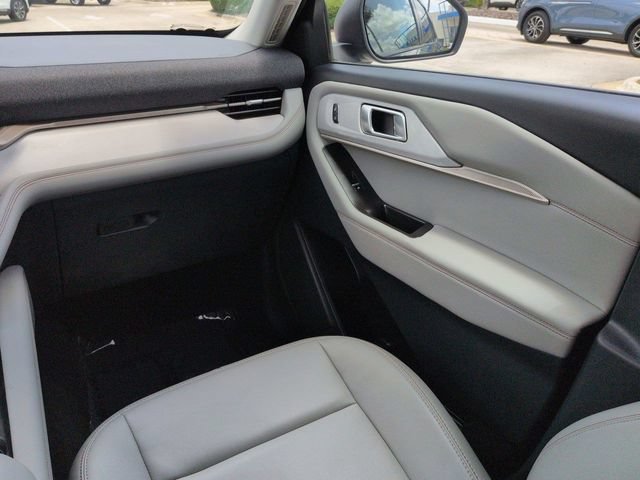 Certified 2025 Ford Explorer Active w/ Active Comfort Package RWD image 17
