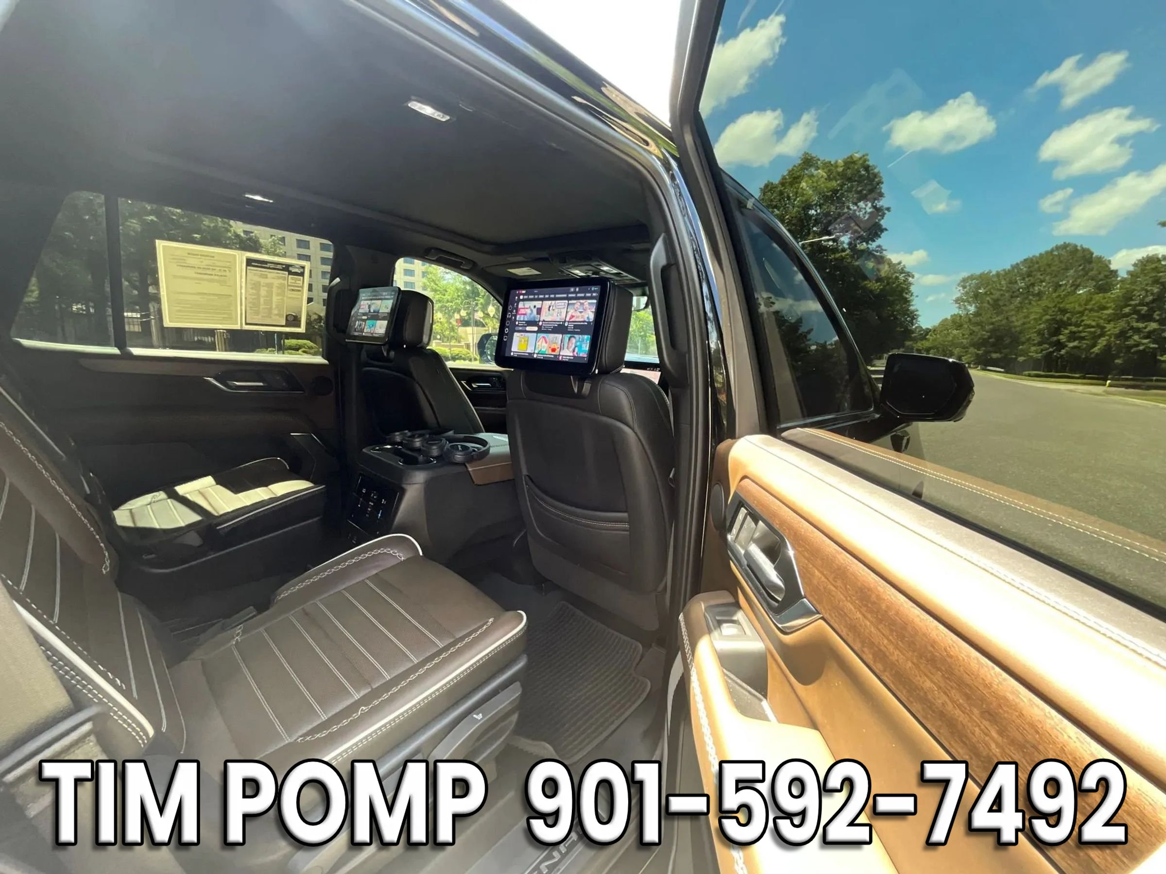 Used 2025 GMC Yukon Denali Ultimate AWD/4WD image 16