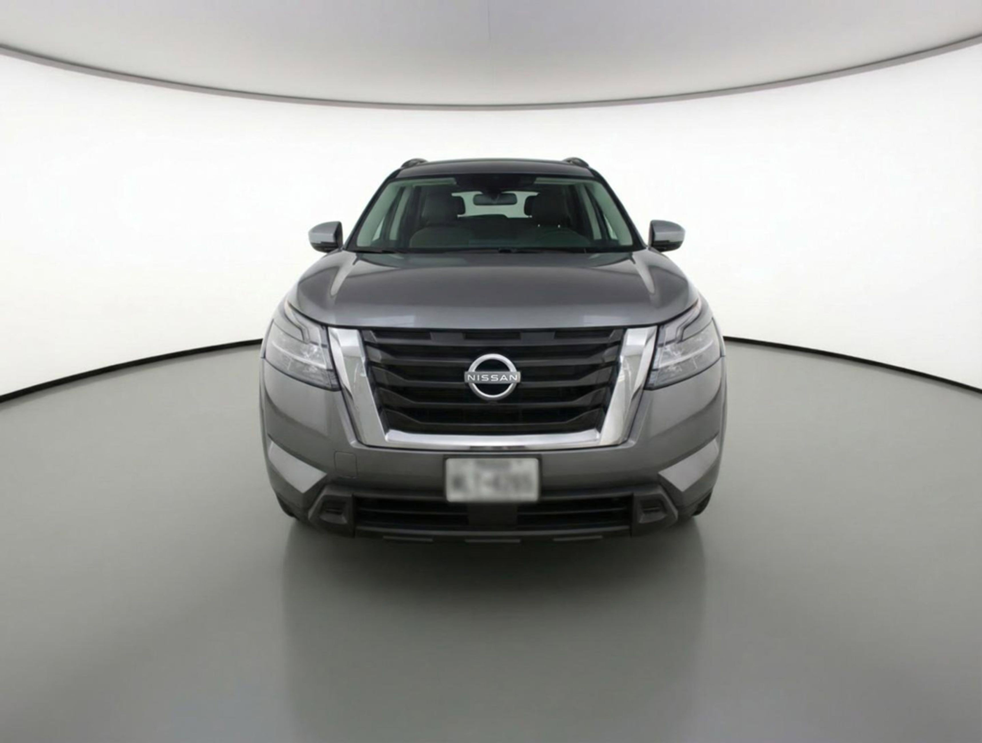 Used 2025 Nissan Pathfinder SV image 2