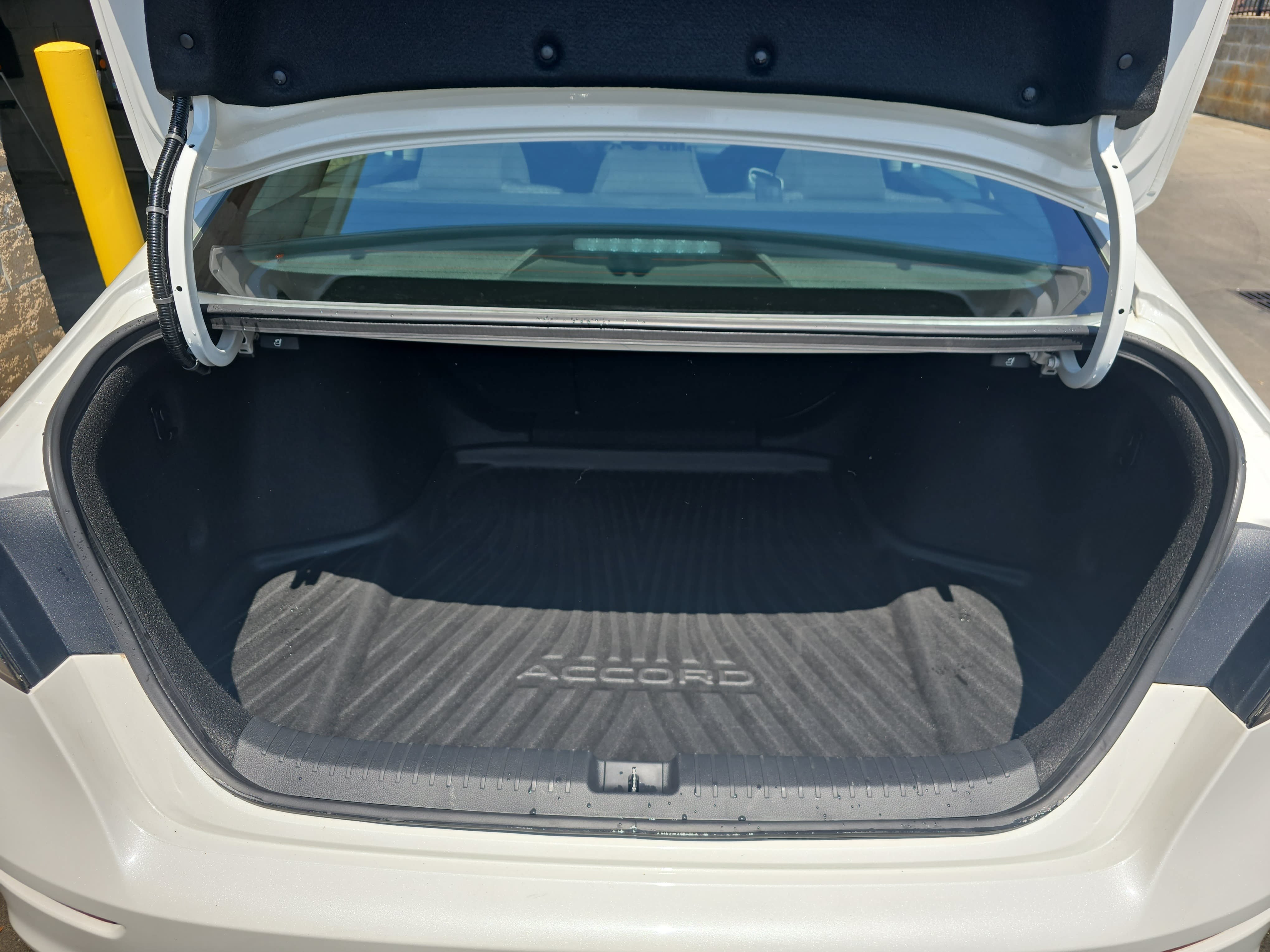 Used 2023 Honda Accord EX image 12