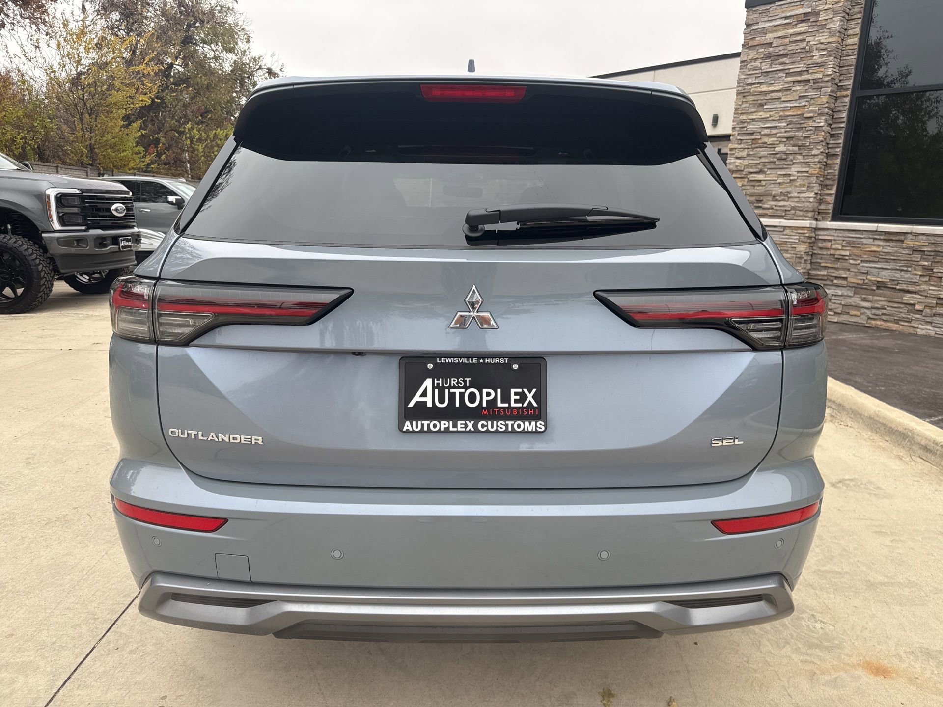 New 2026 Mitsubishi Outlander SEL FWD image 2