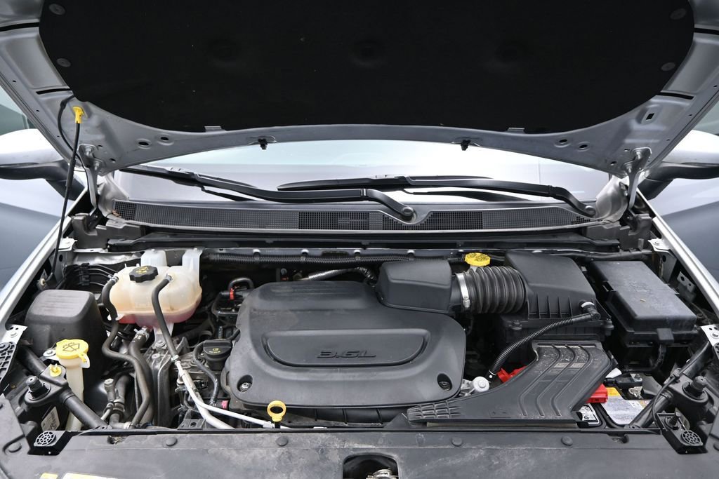 Used 2023 Chrysler Pacifica Touring-L FWD image 29