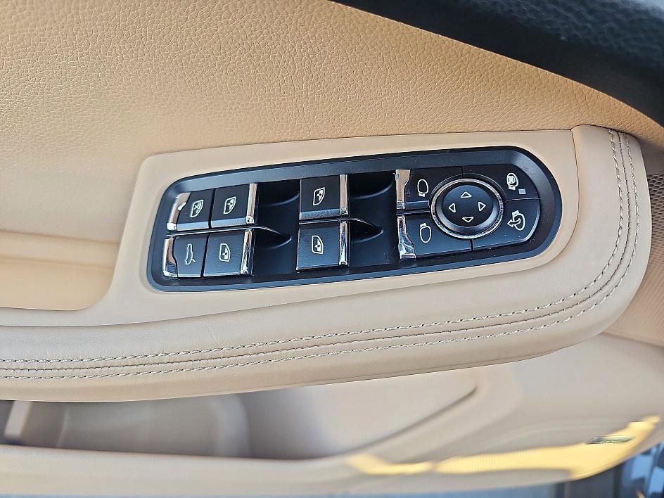 Used 2021 Porsche Macan image 12