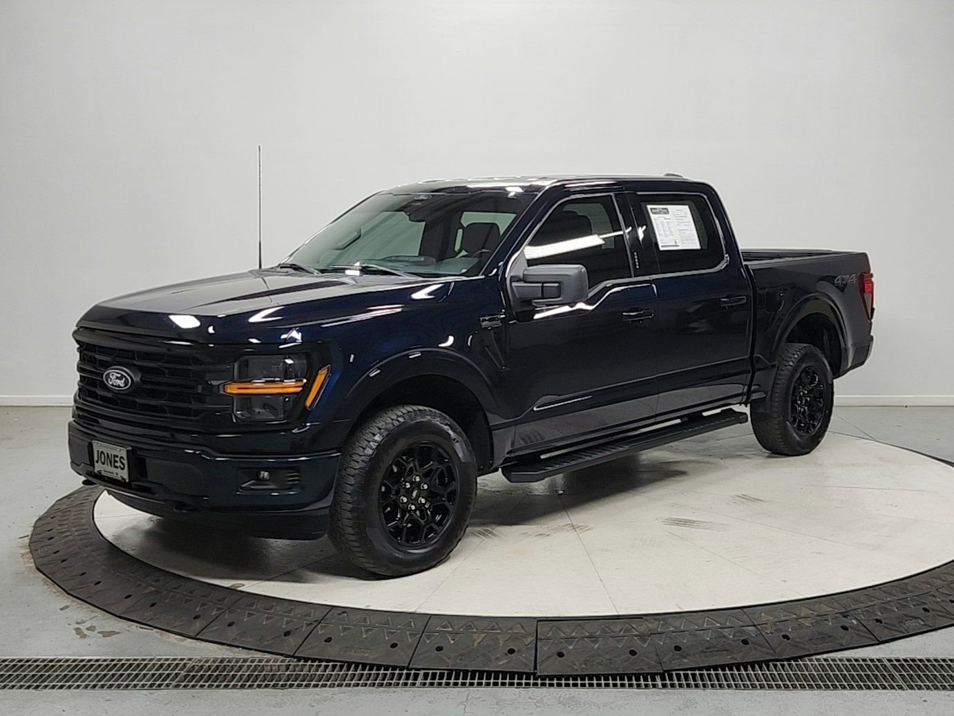 Used 2024 Ford F150 XLT AWD/4WD image 3