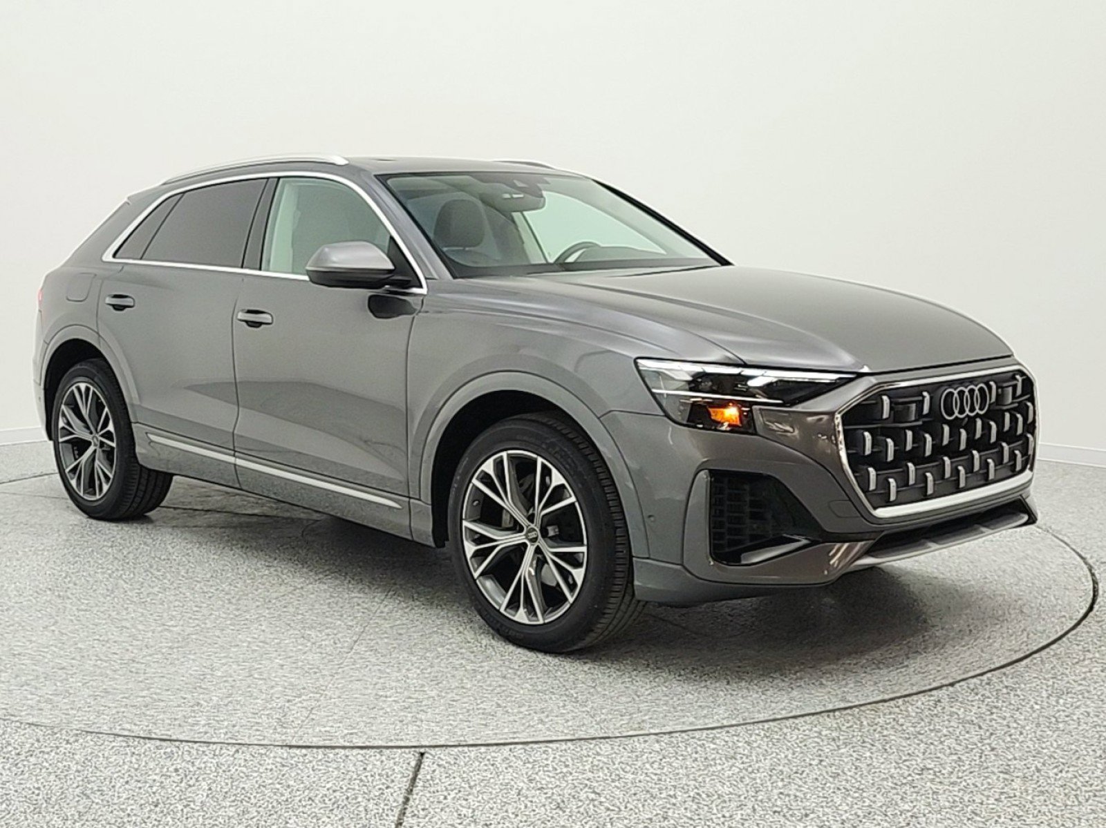 Used 2024 Audi Q8 Premium Plus AWD/4WD image 3
