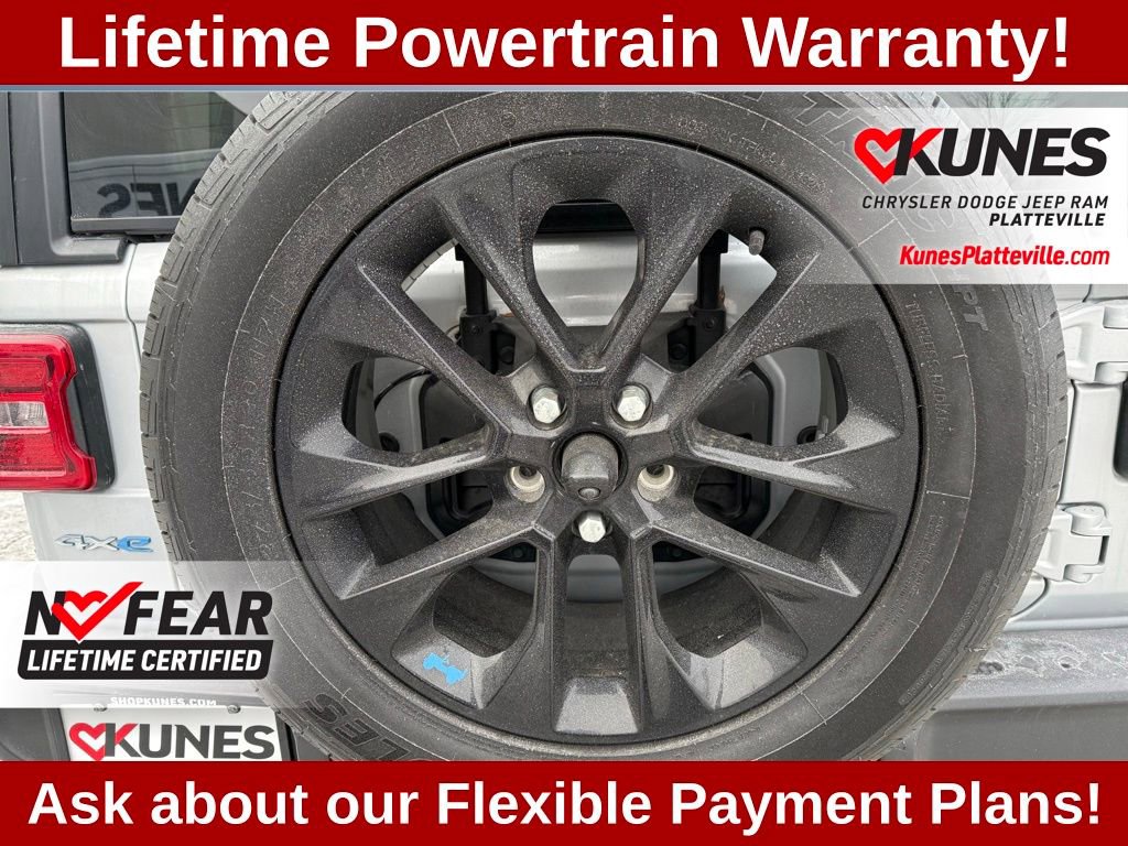 Used 2023 Jeep Wrangler Unlimited Sahara AWD/4WD image 12