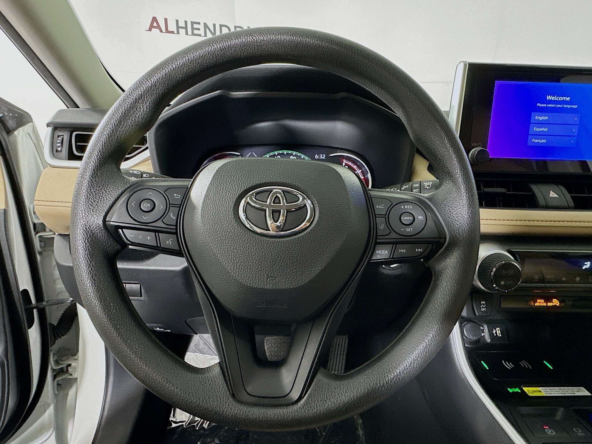 Used 2024 Toyota RAV4 XLE FWD image 15