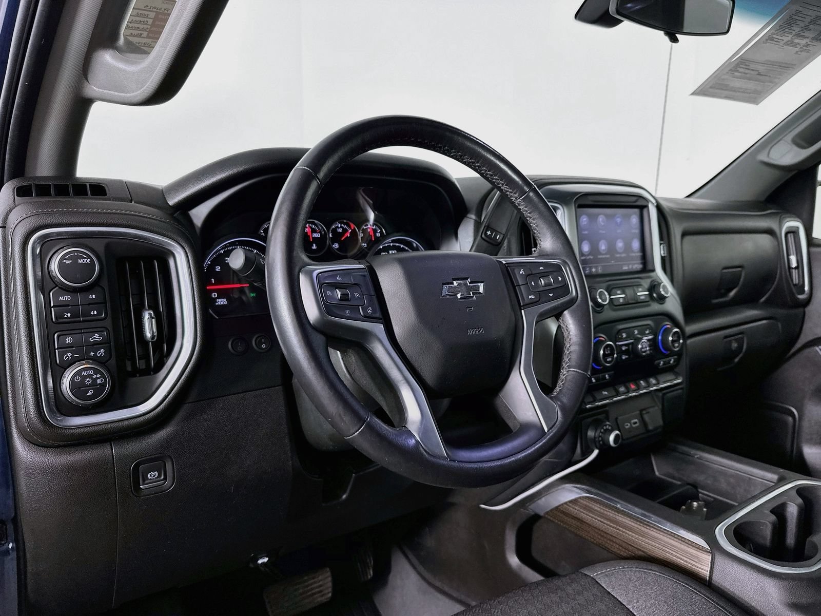 Used 2022 Chevrolet Silverado 1500 LT Trail Boss w/ Safety Package AWD/4WD image 10