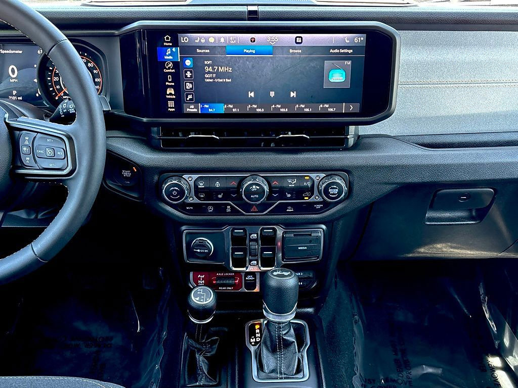 Used 2024 Jeep Wrangler Unlimited Sport AWD/4WD image 23