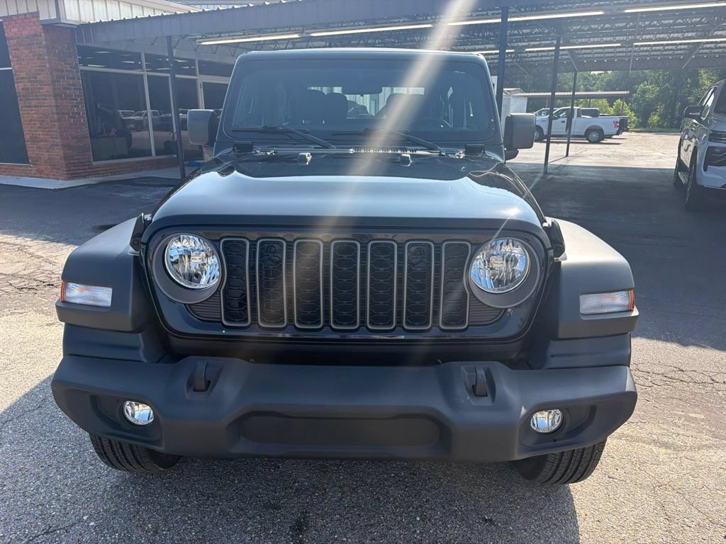 Used 2025 Jeep Wrangler Sport AWD/4WD image 3