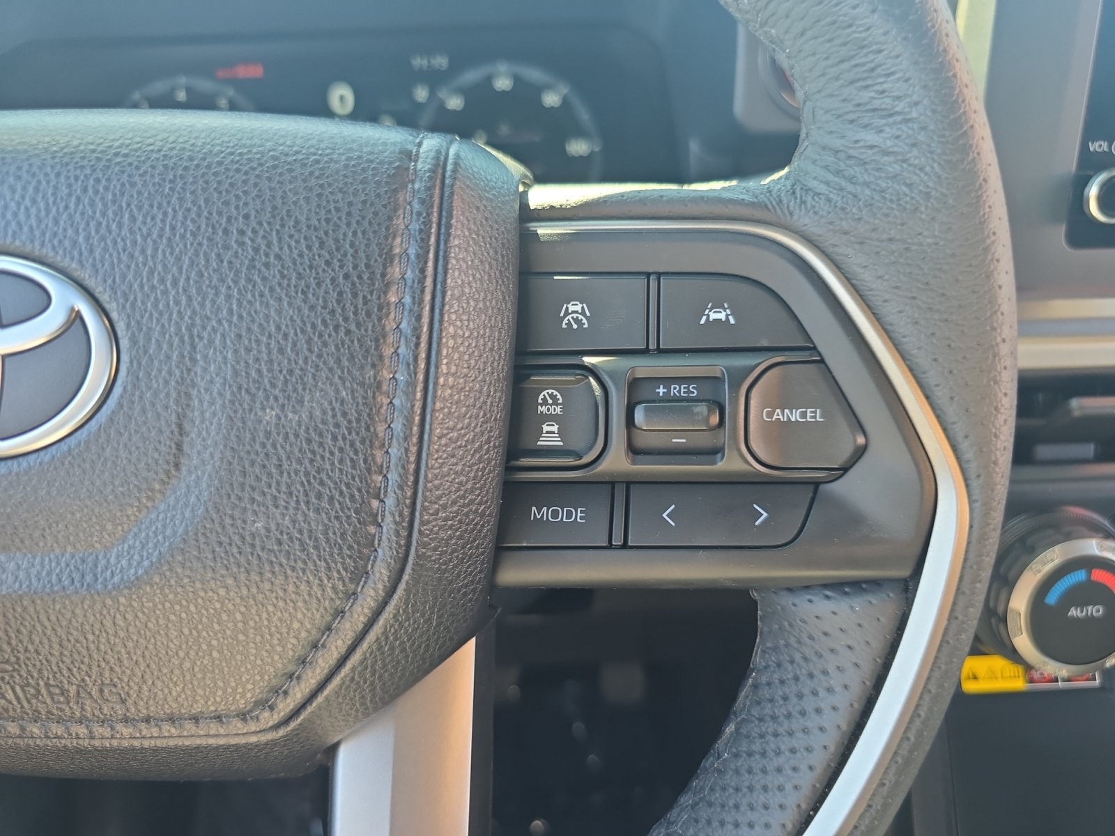 Certified 2025 Toyota Tacoma TRD Off-Road w/ TRD Off Road Upgrade Package AWD/4WD image 22