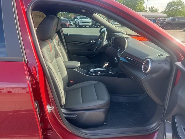 Used 2024 Chevrolet Trax RS w/ Sunroof Package image 15