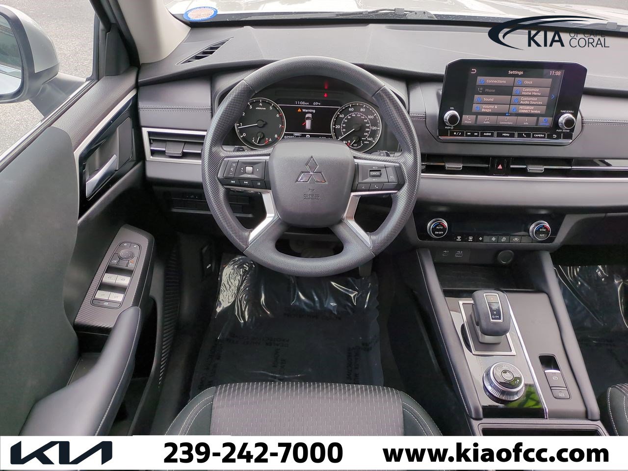 Used 2024 Mitsubishi Outlander ES image 15