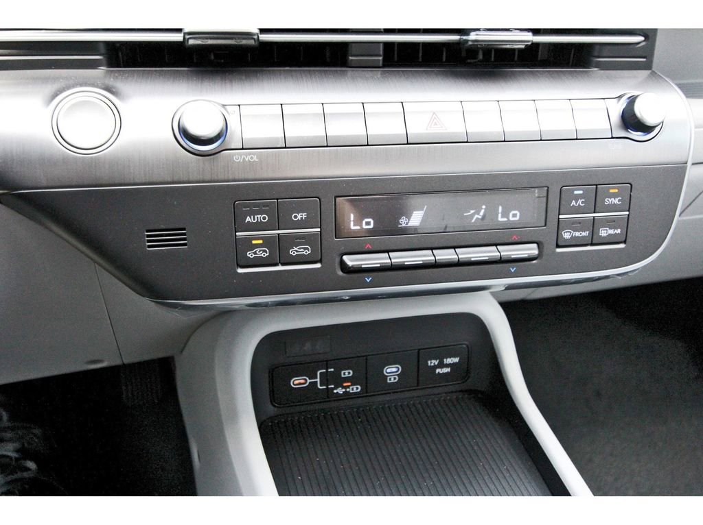Certified 2025 Hyundai Kona SEL image 15