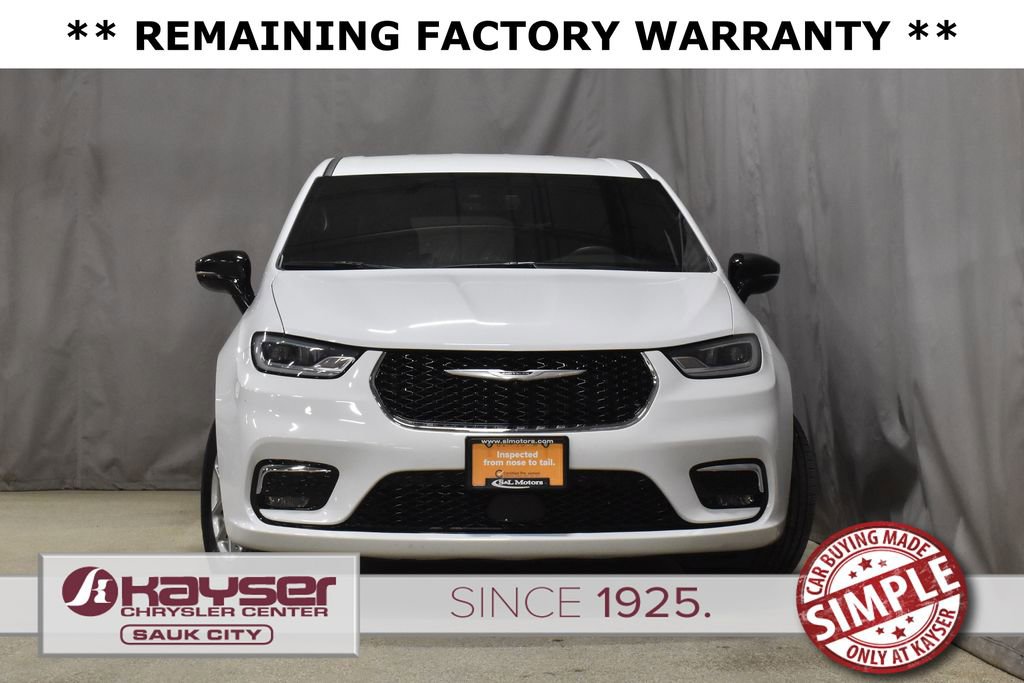Used 2025 Chrysler Pacifica Select FWD image 3