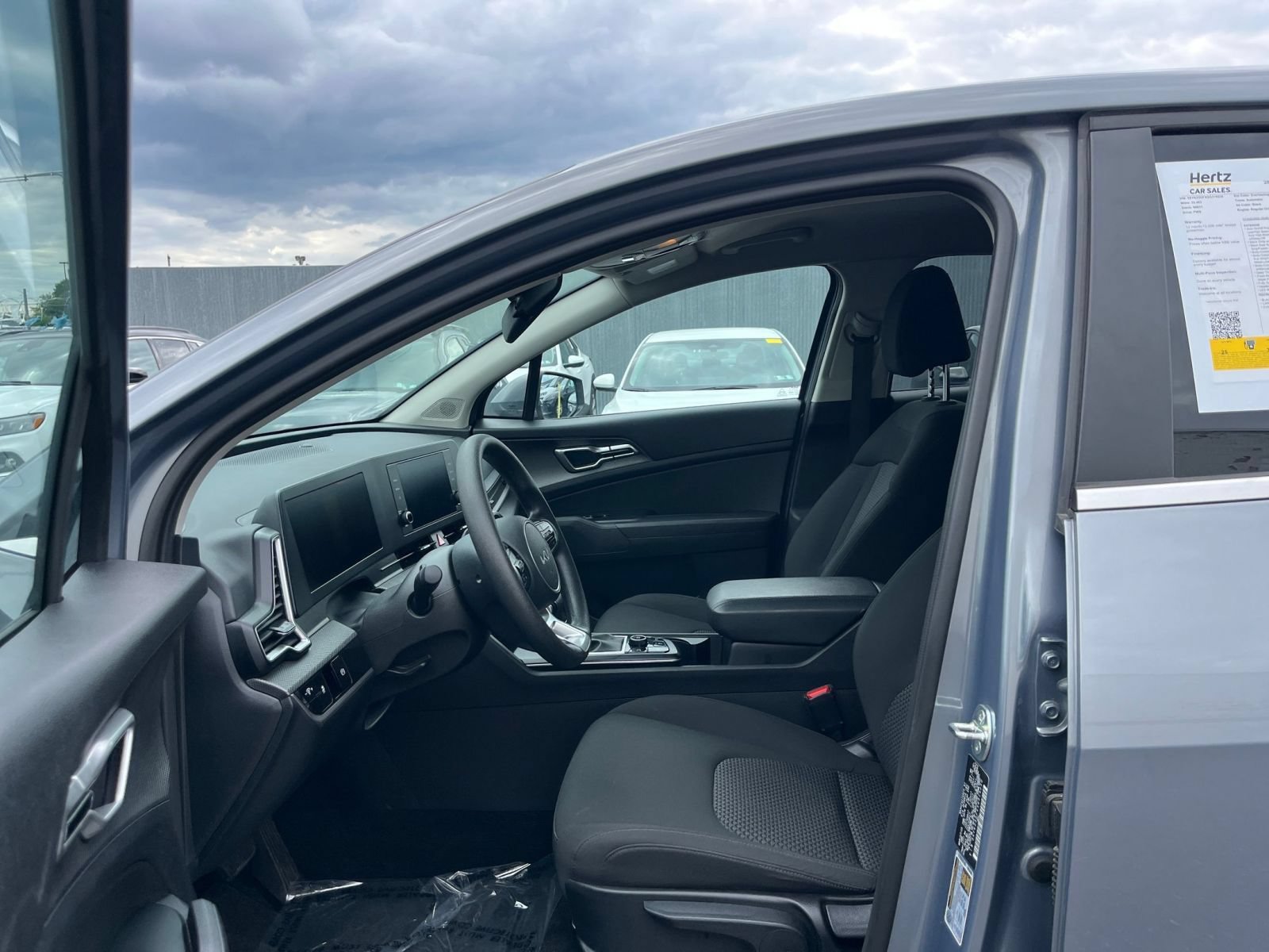 Used 2025 Kia Sportage LX FWD image 21