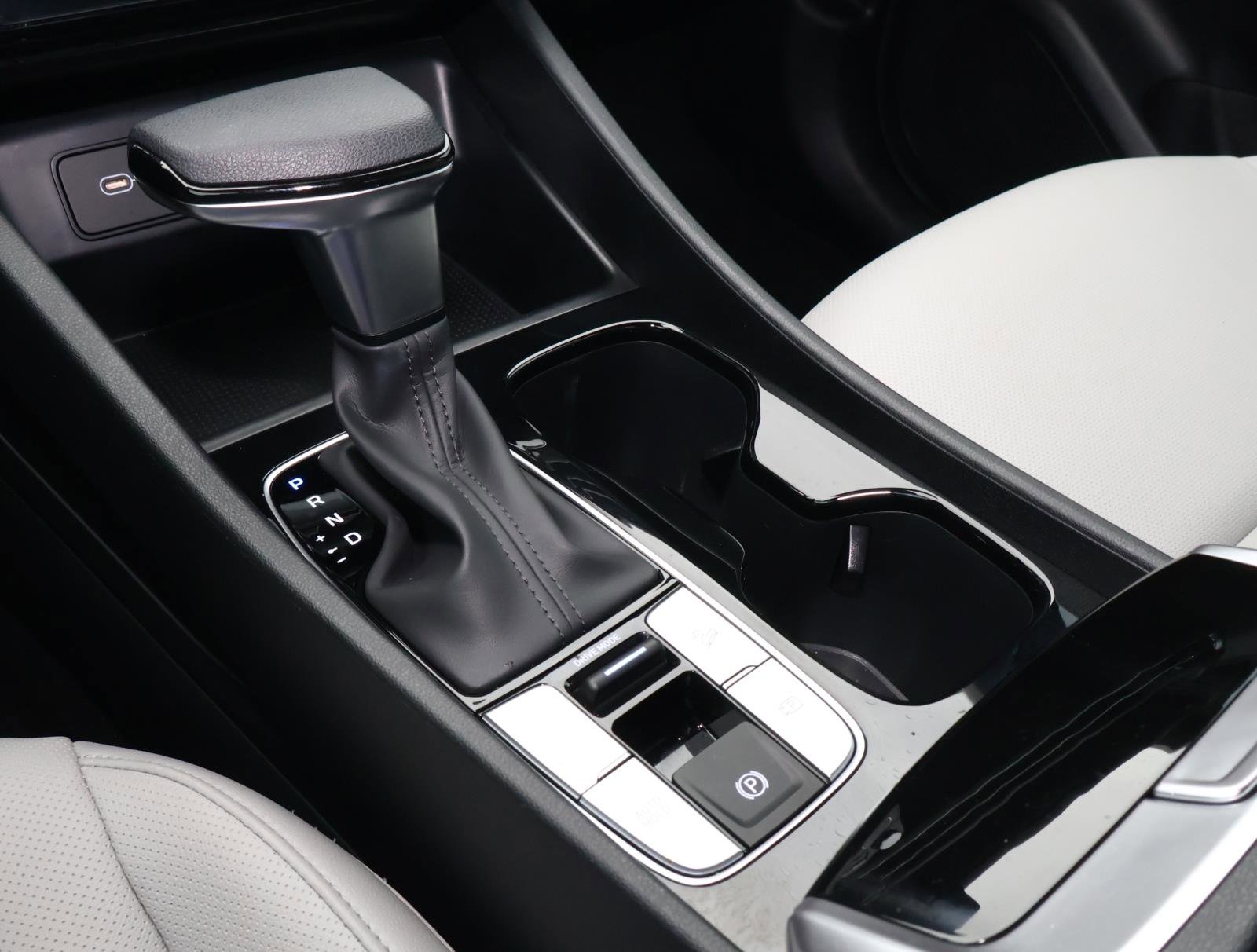 Used 2026 Hyundai Santa Cruz SEL image 25