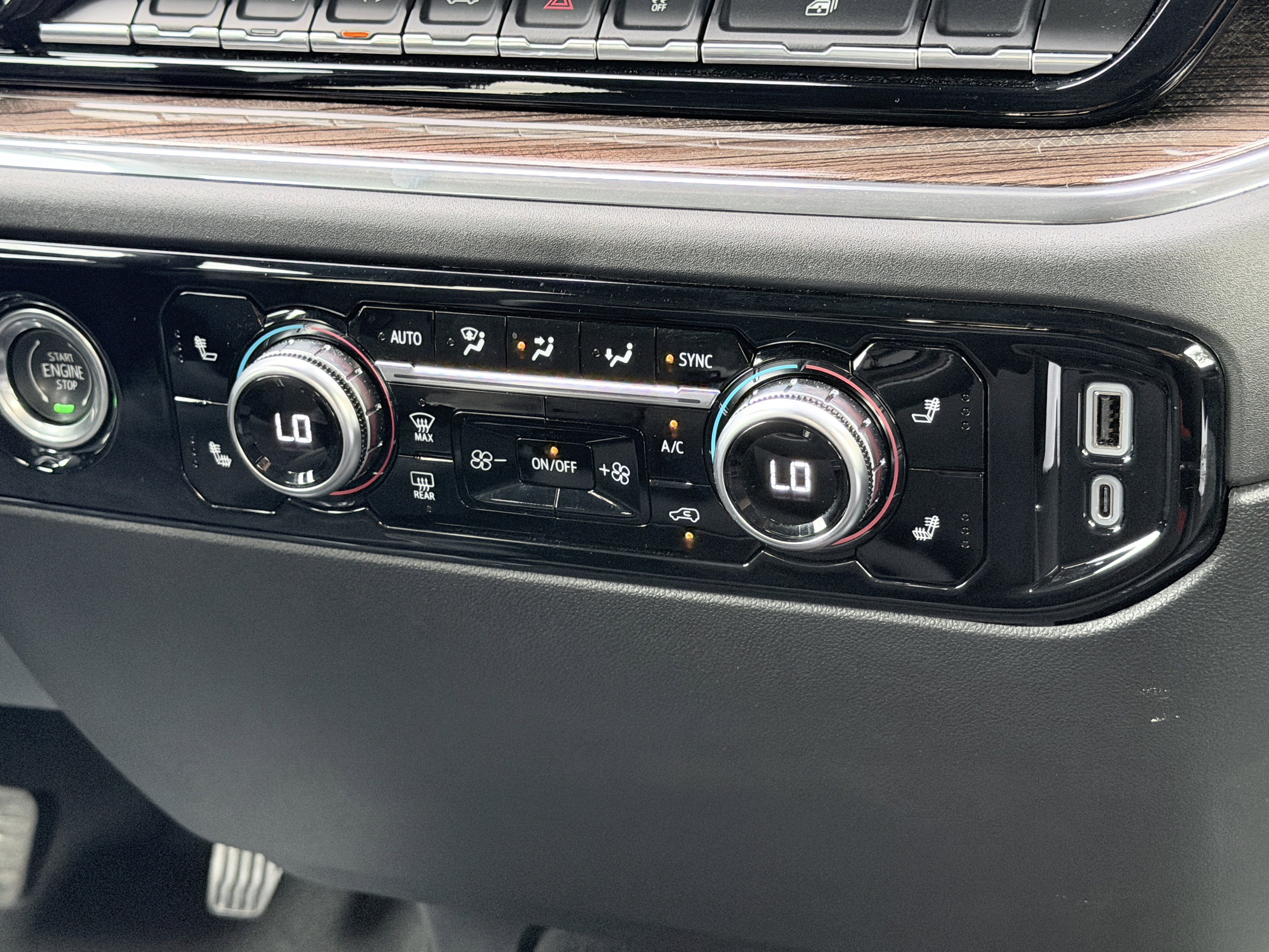 Used 2024 GMC Sierra 1500 Elevation image 26