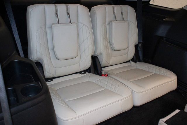 Used 2018 Ford Explorer Platinum image 13